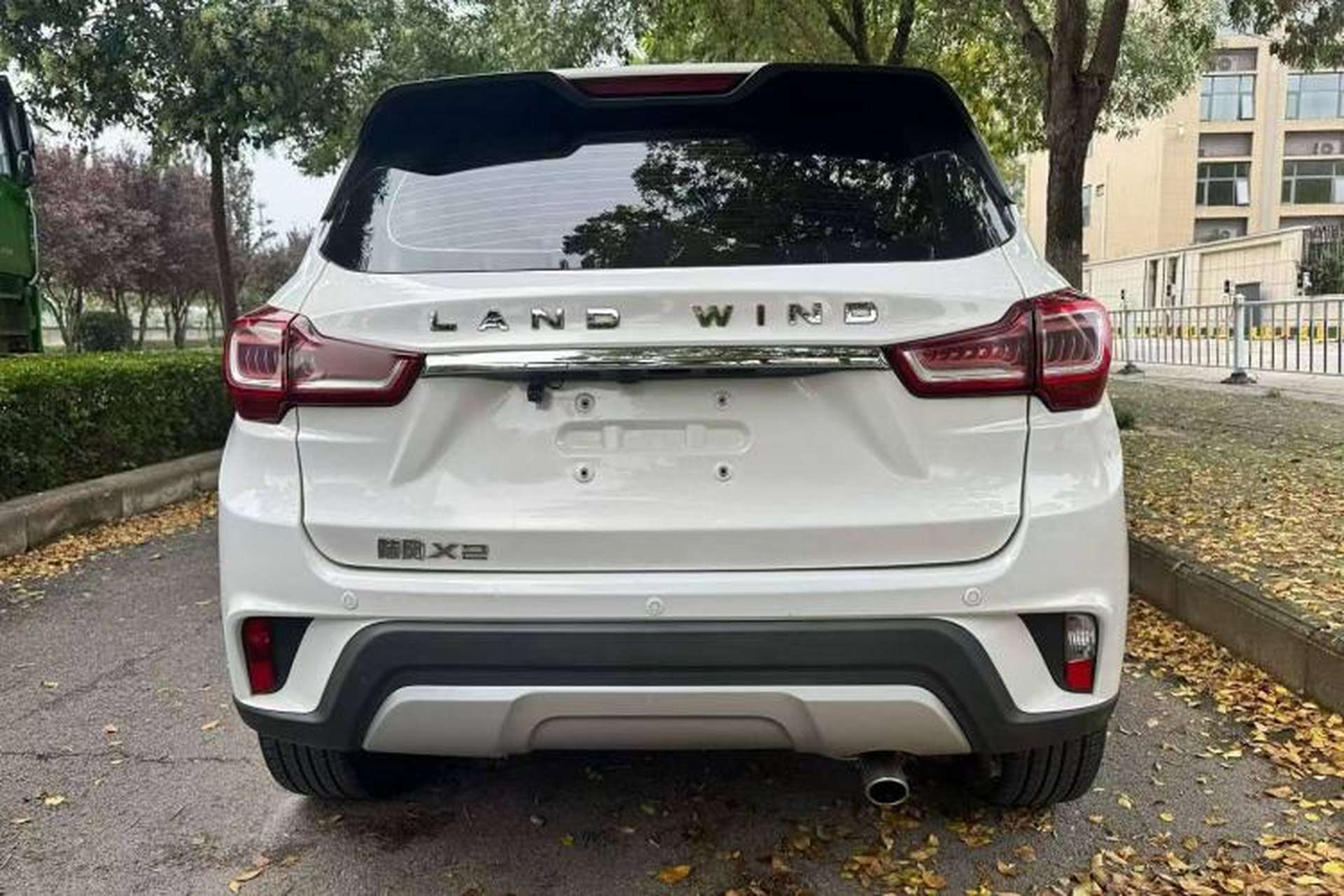 Used Land X2 2017 1.6L Automatic Jingrui Edition Exterior 5