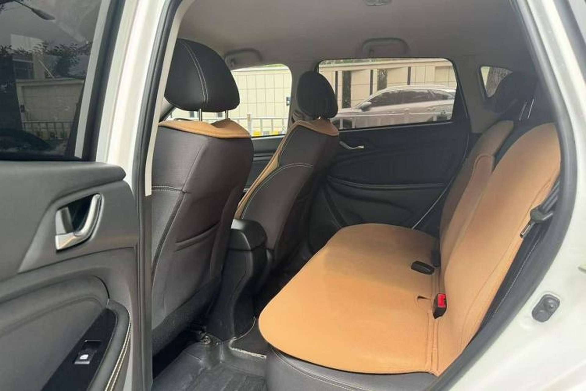 Used Land X2 2017 1.6L Automatic Jingrui Edition Interior 3