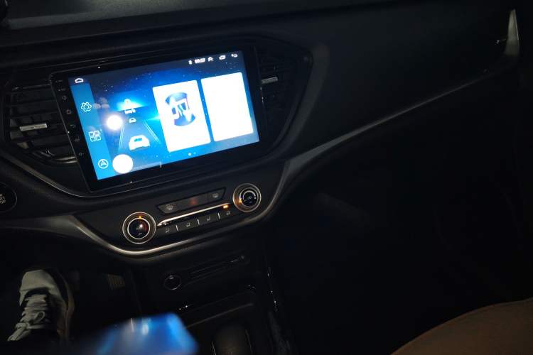 Used Land X2 2017 1.6L Automatic Jingrui Edition Interior 6