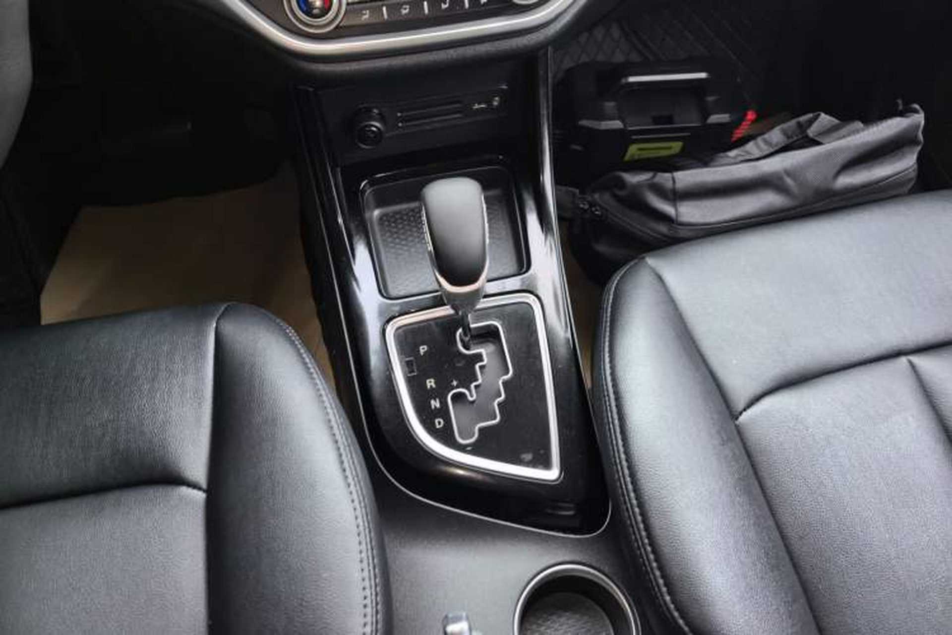 Used Land X2 2017 1.6L Automatic Jingrui Edition Gear Lever