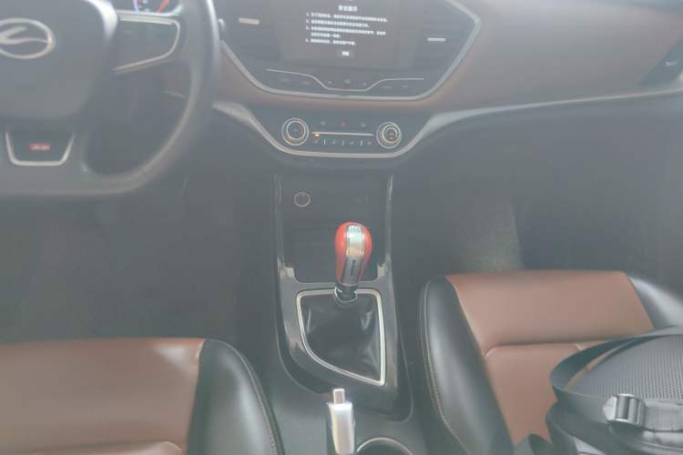 Used Land X2 2017 1.6L Manual Sharp Edition Gear Lever