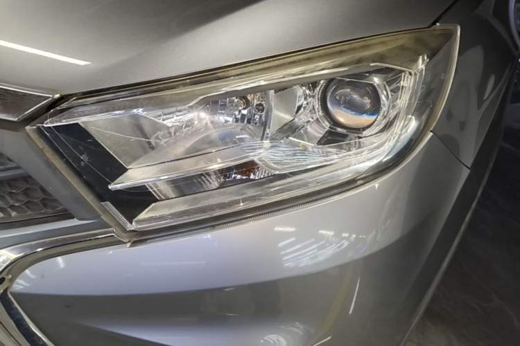 Used Land X2 2017 1.6L Automatic Platinum Edition Left Front Headlight