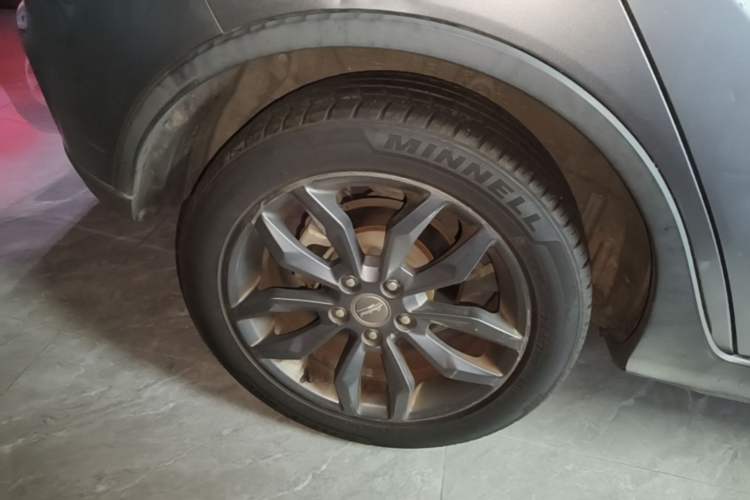 Used Land X2 2017 1.6L Automatic Platinum Edition Right Rear Wheel Hub