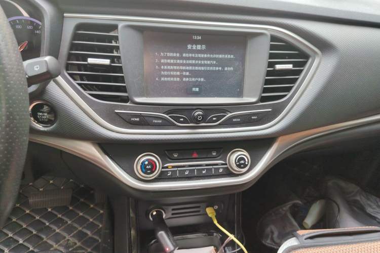 Used Land X2 2017 1.6L Automatic Platinum Edition Audio And AC Panel