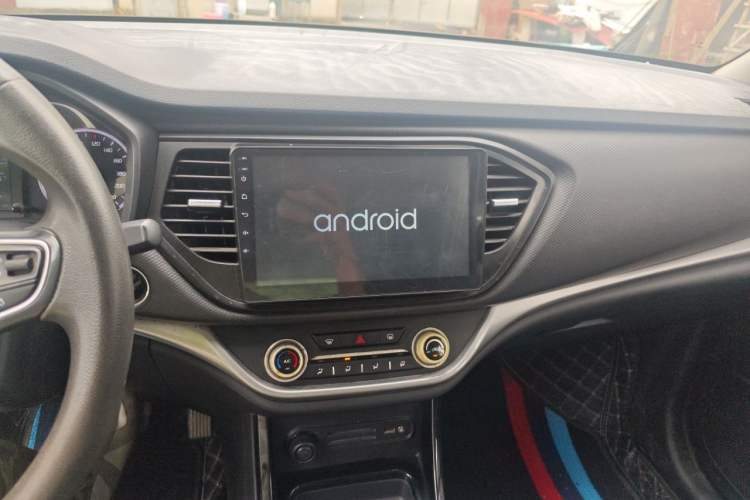 Used Land X2 2017 1.6L Automatic Jingrui Edition Audio And AC Panel