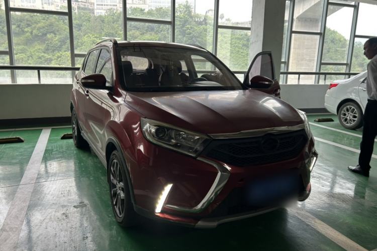Used Land X2 2017 1.6L Automatic Platinum Edition Exterior 2