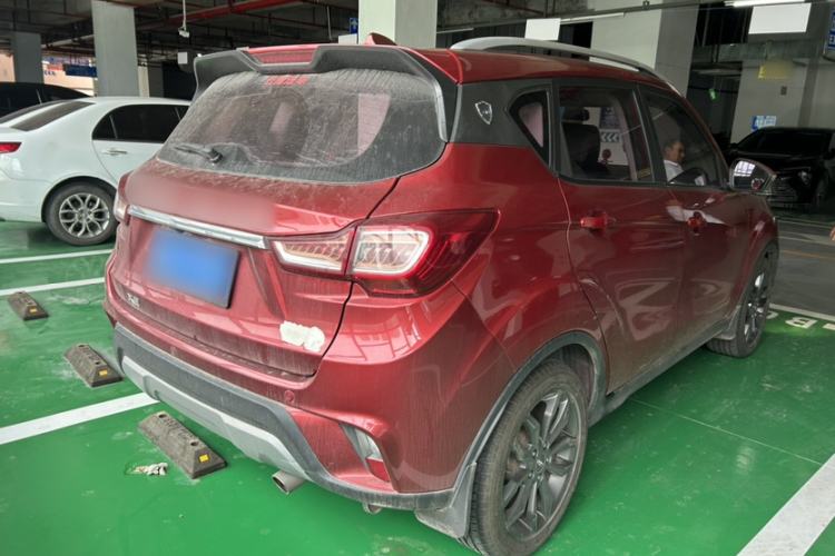 Used Land X2 2017 1.6L Automatic Platinum Edition Exterior 4