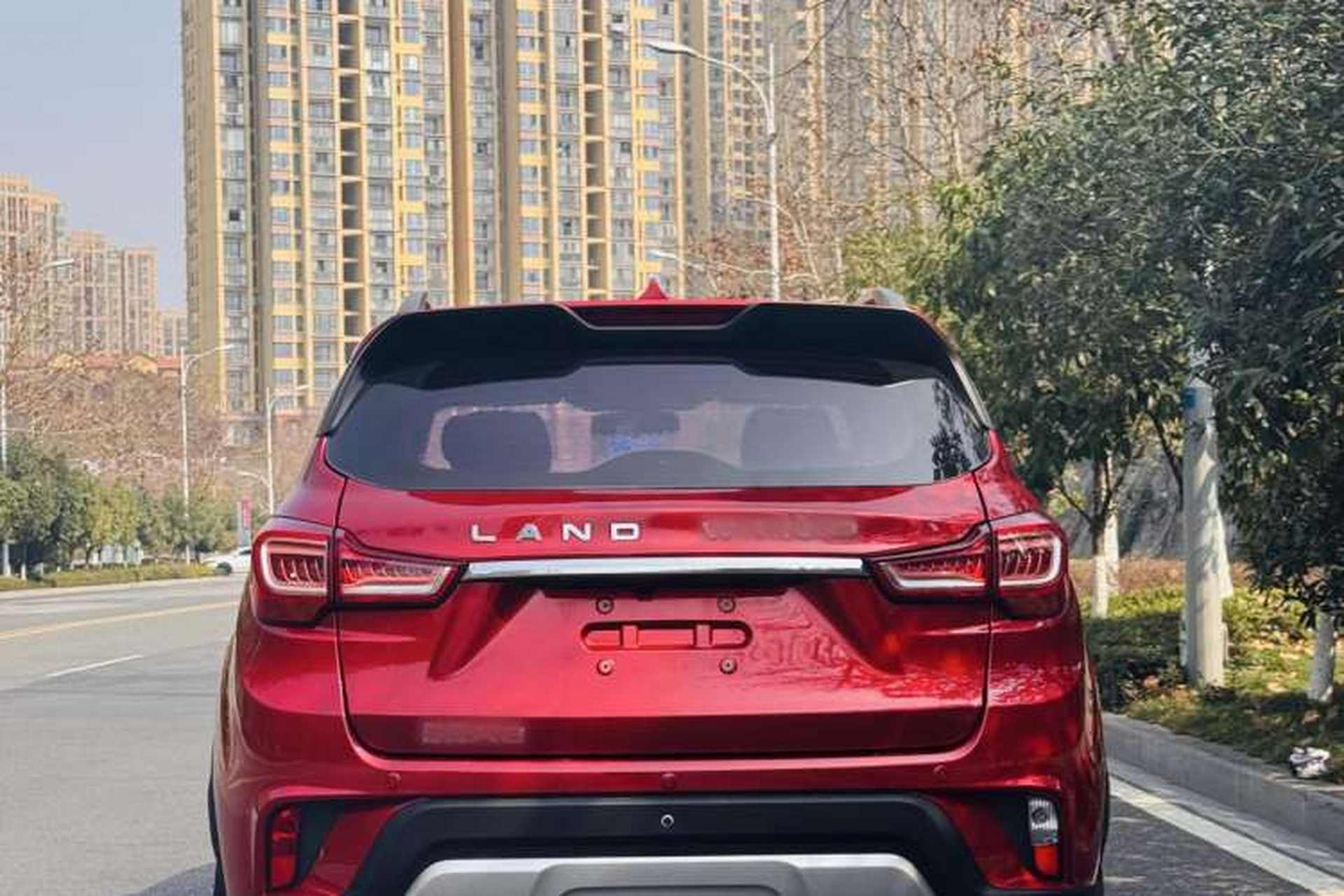 Used Land X2 2017 1.6L Automatic Jingrui Edition Exterior 4