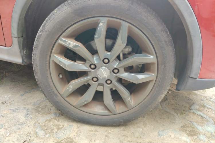 Used Land X2 2017 1.6L Automatic Platinum Edition Right Front Wheel Hub
