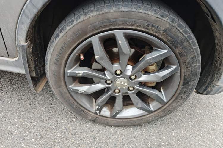 Used Land X2 2017 1.6L Automatic Sharp Edition Right Front Wheel Hub