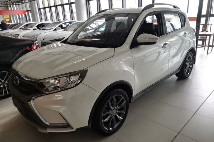 Used Land X2 2017 1.6L Automatic Sharp Edition Guazi used car, China used car export, Used car for sale, Used cars, Cheapest cars for sale