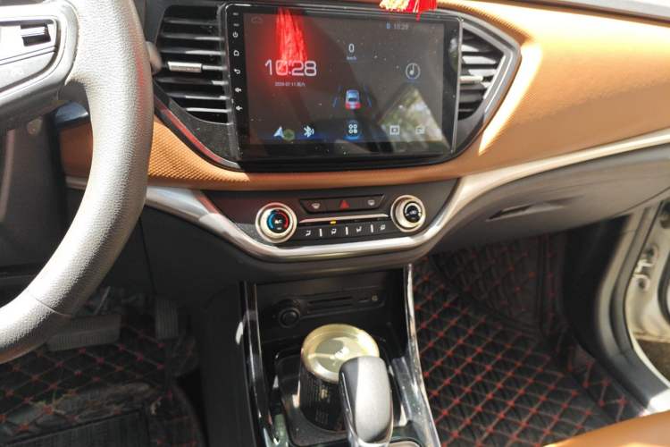 Used Land X2 2017 1.6L Automatic Platinum Edition Audio And AC Panel
