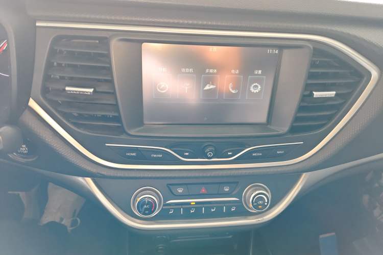 Used Land X2 2017 1.6L Manual Sharp Edition Audio And AC Panel