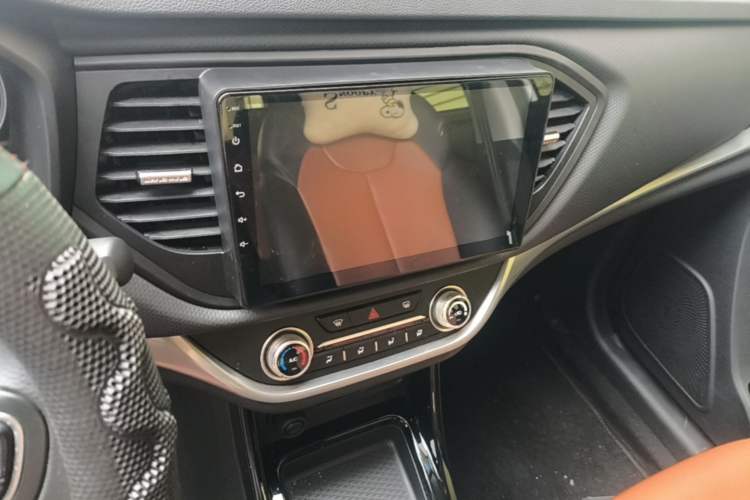 Used Land X2 2017 1.6L Automatic Jingrui Edition Audio And AC Panel