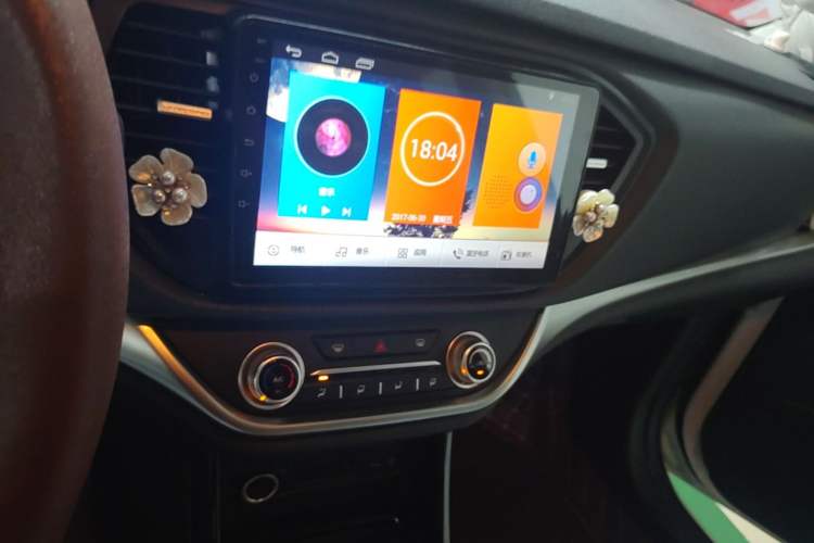 Used Land X2 2017 1.6L Automatic Jingrui Edition Audio And AC Panel