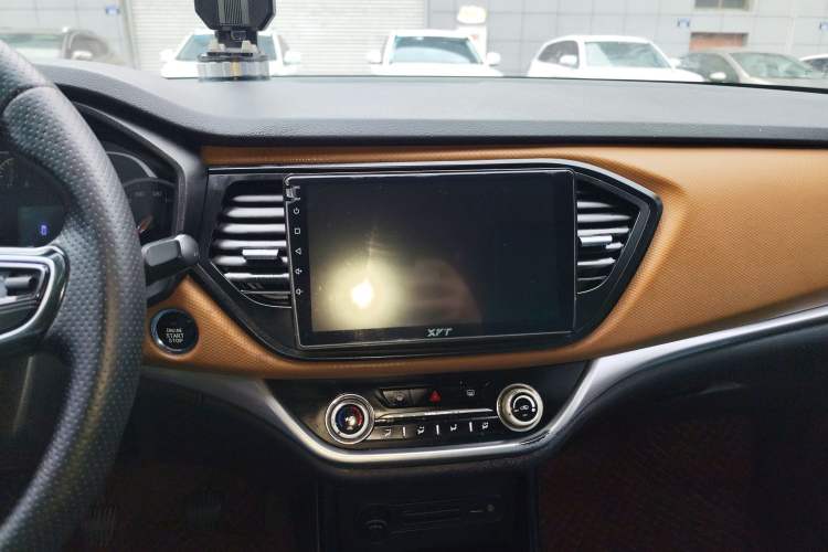 Used Land X2 2017 1.6L Manual Sharp Edition Audio And AC Panel