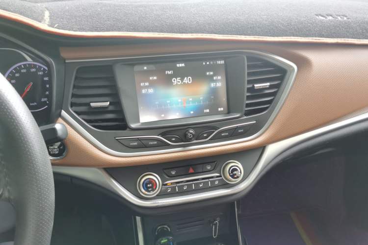 Used Land X2 2017 1.6L Manual Sharp Edition Audio And AC Panel