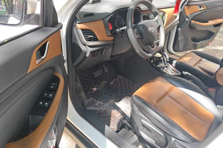 Used Land X2 2017 1.6L Automatic Platinum Edition Driver Seat