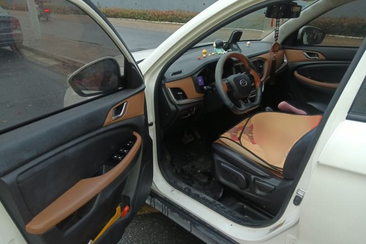 Used Land X2 2017 1.6L Automatic Platinum Edition Driver Seat