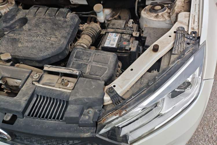 Used Land X2 2017 1.6L Automatic Sharp Edition Engine Bay Left