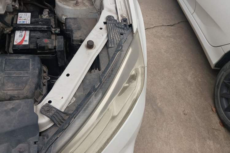 Used Land X2 2017 1.6L Manual Jingrui Edition Engine Bay Left
