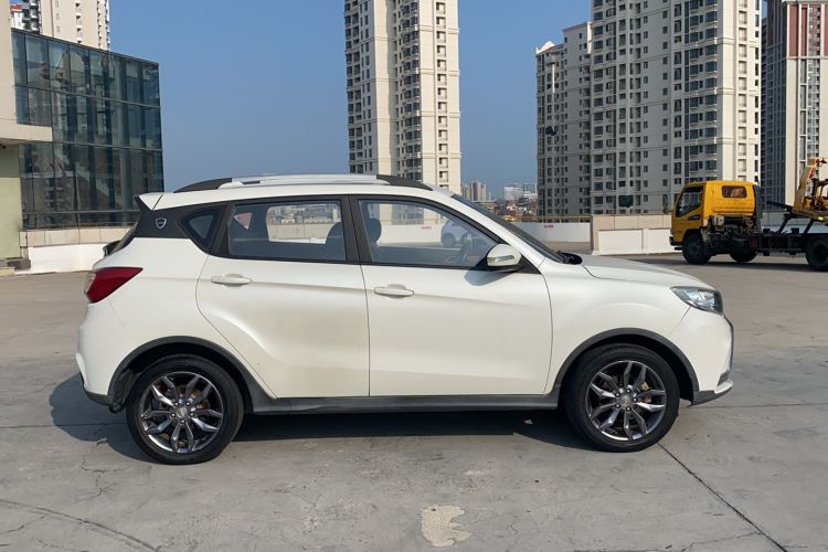 Used Land X2 2017 1.6L Automatic Sharp Edition Exterior 2