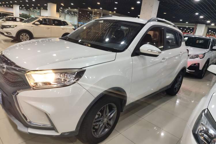 Used Land X2 2017 1.6L Manual Jingrui Edition Exterior 3