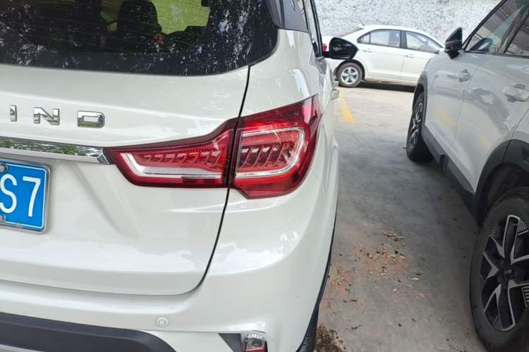 Used Land X2 2017 1.6L Automatic Jingrui Edition Exterior 3