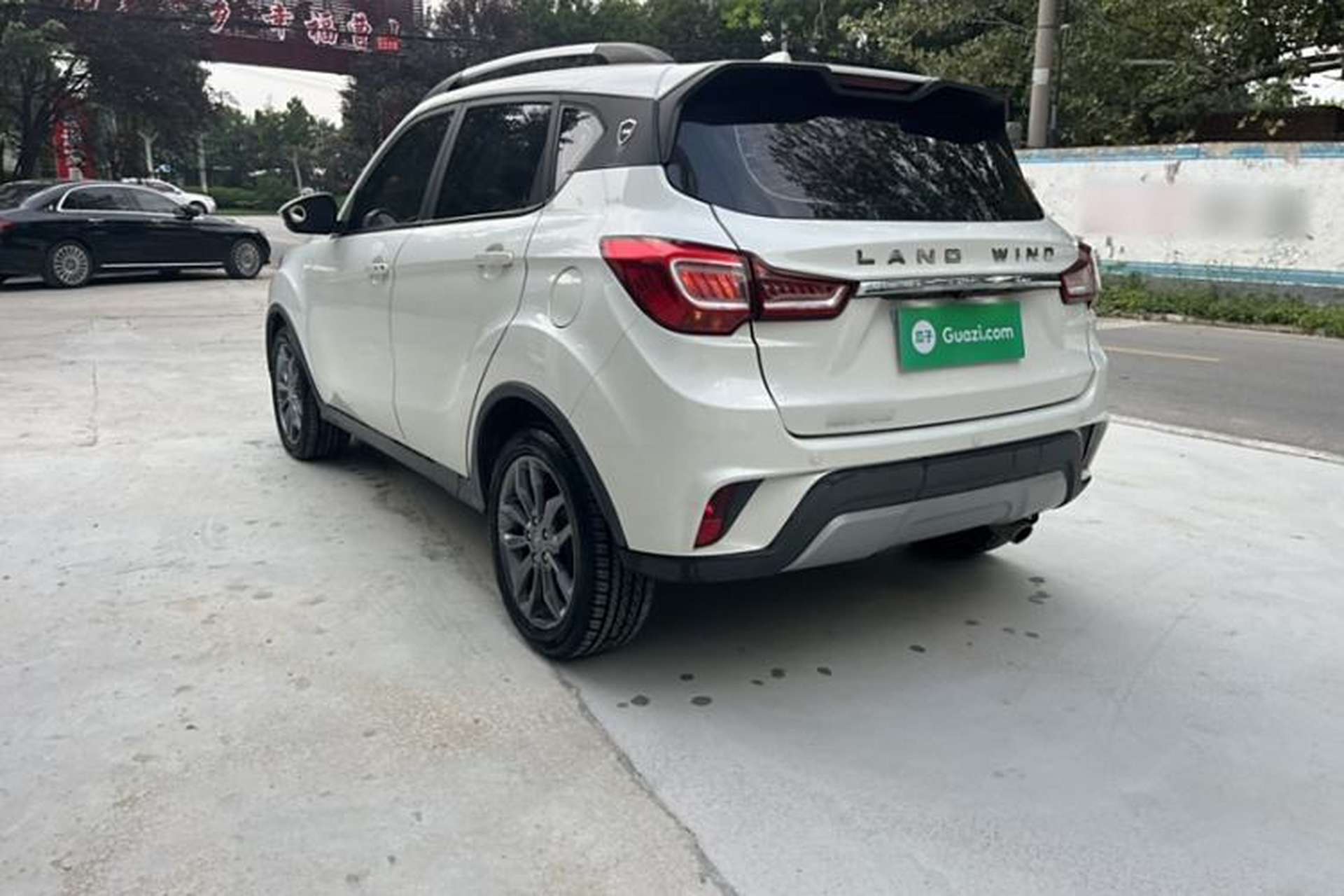 Used Land X2 2017 1.6L Automatic Jingrui Edition Exterior 4