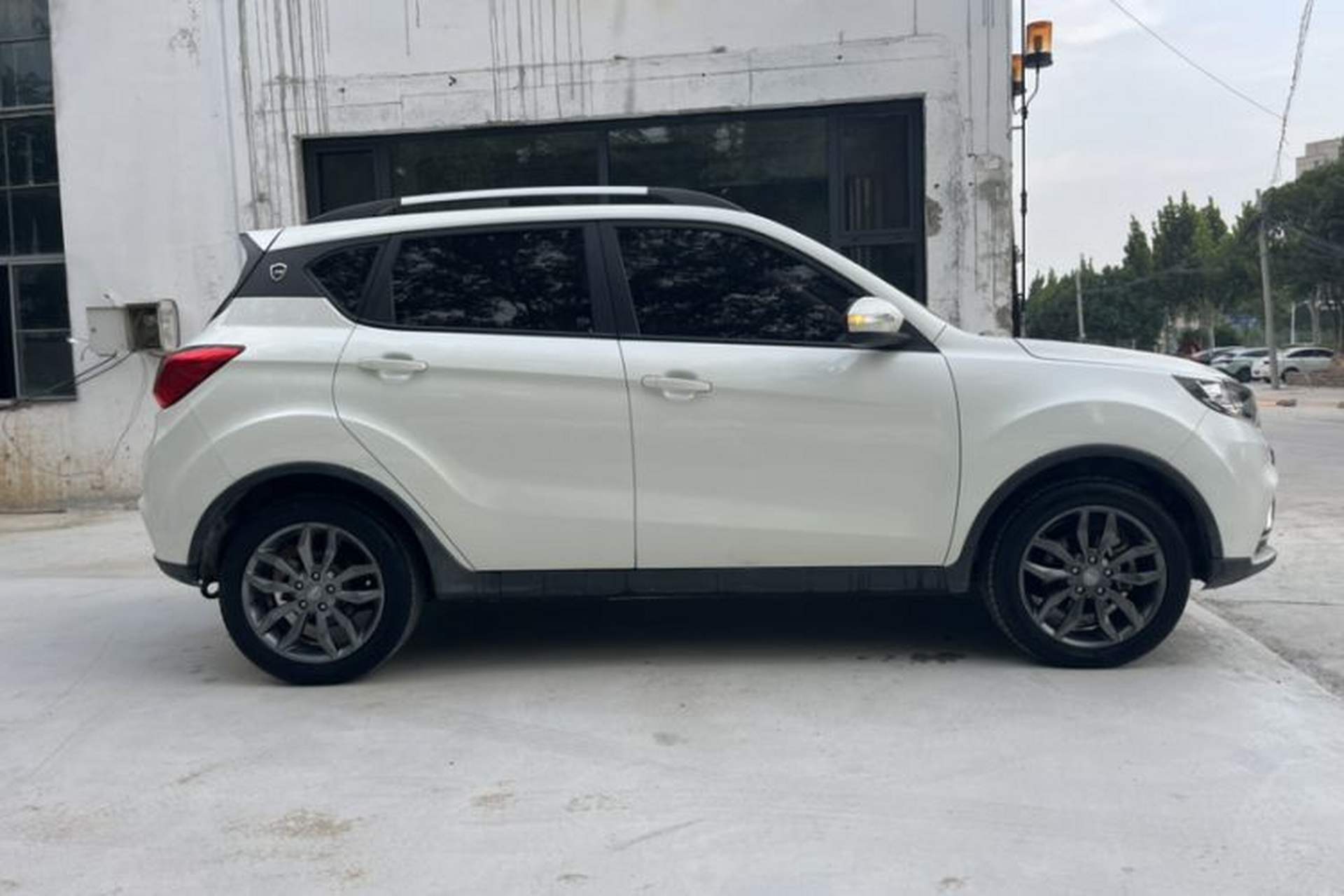 Used Land X2 2017 1.6L Automatic Jingrui Edition Exterior 5