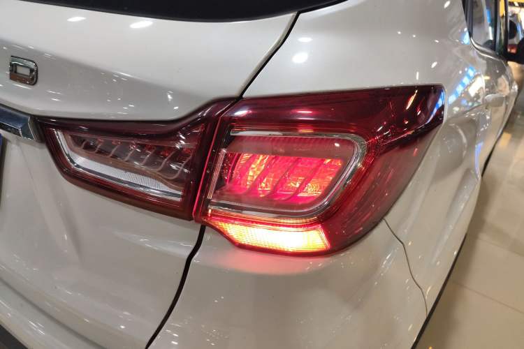 Used Land X2 2017 1.6L Manual Jingrui Edition Exterior 6