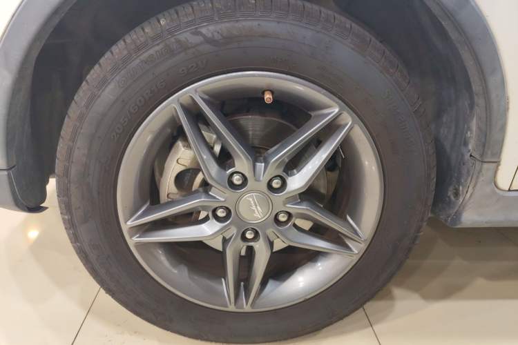 Used Land X2 2017 1.6L Manual Jingrui Edition Exterior 7