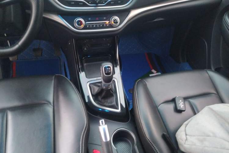 Used Land X2 2017 1.6L Manual Sharp Edition Gear Lever