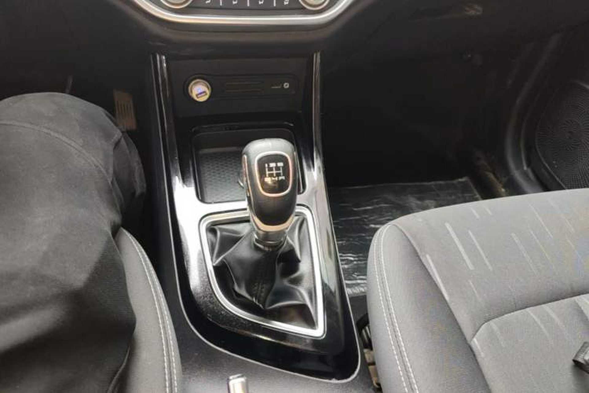 Used Land X2 2017 1.6L Manual Jingrui Edition Gear Lever
