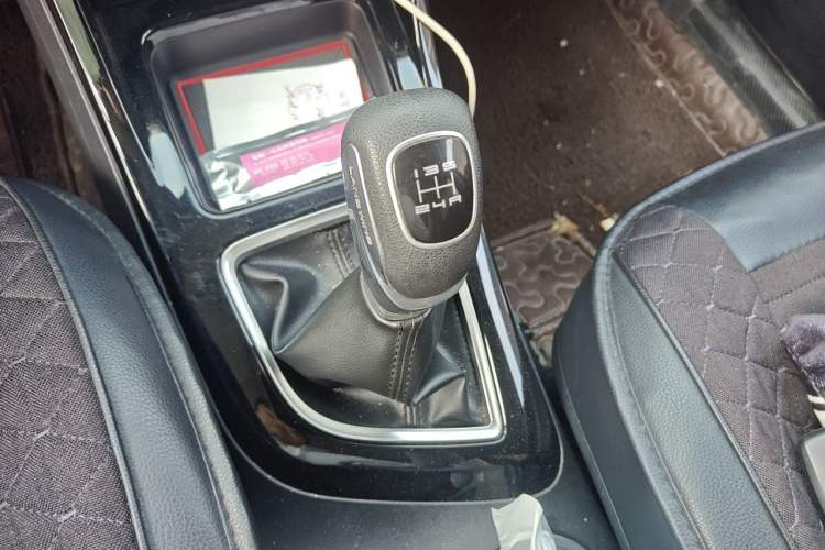 Used Land X2 2017 1.6L Manual Platinum Edition Gear Lever
