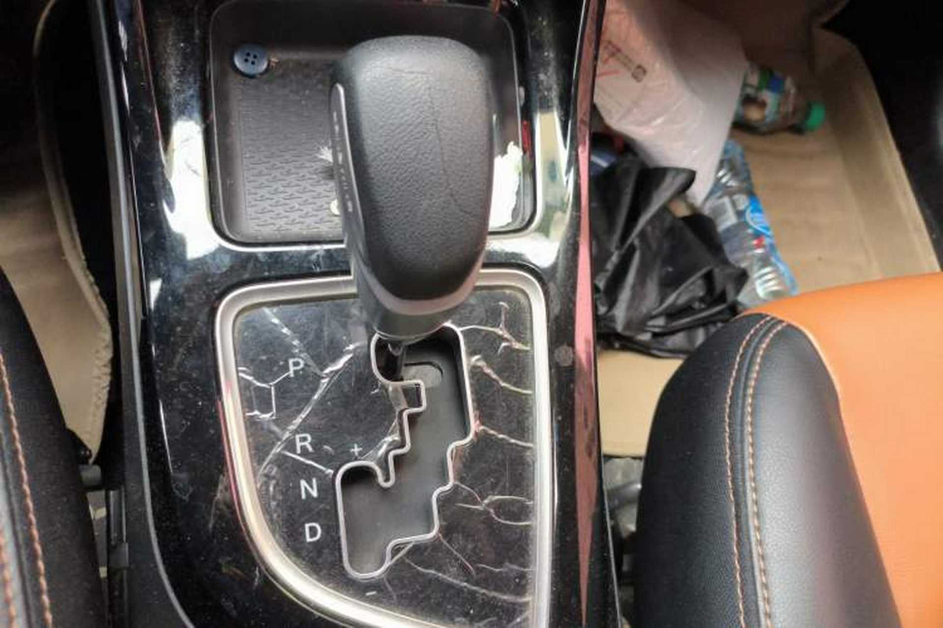 Used Land X2 2017 1.6L Automatic Platinum Edition Gear Lever