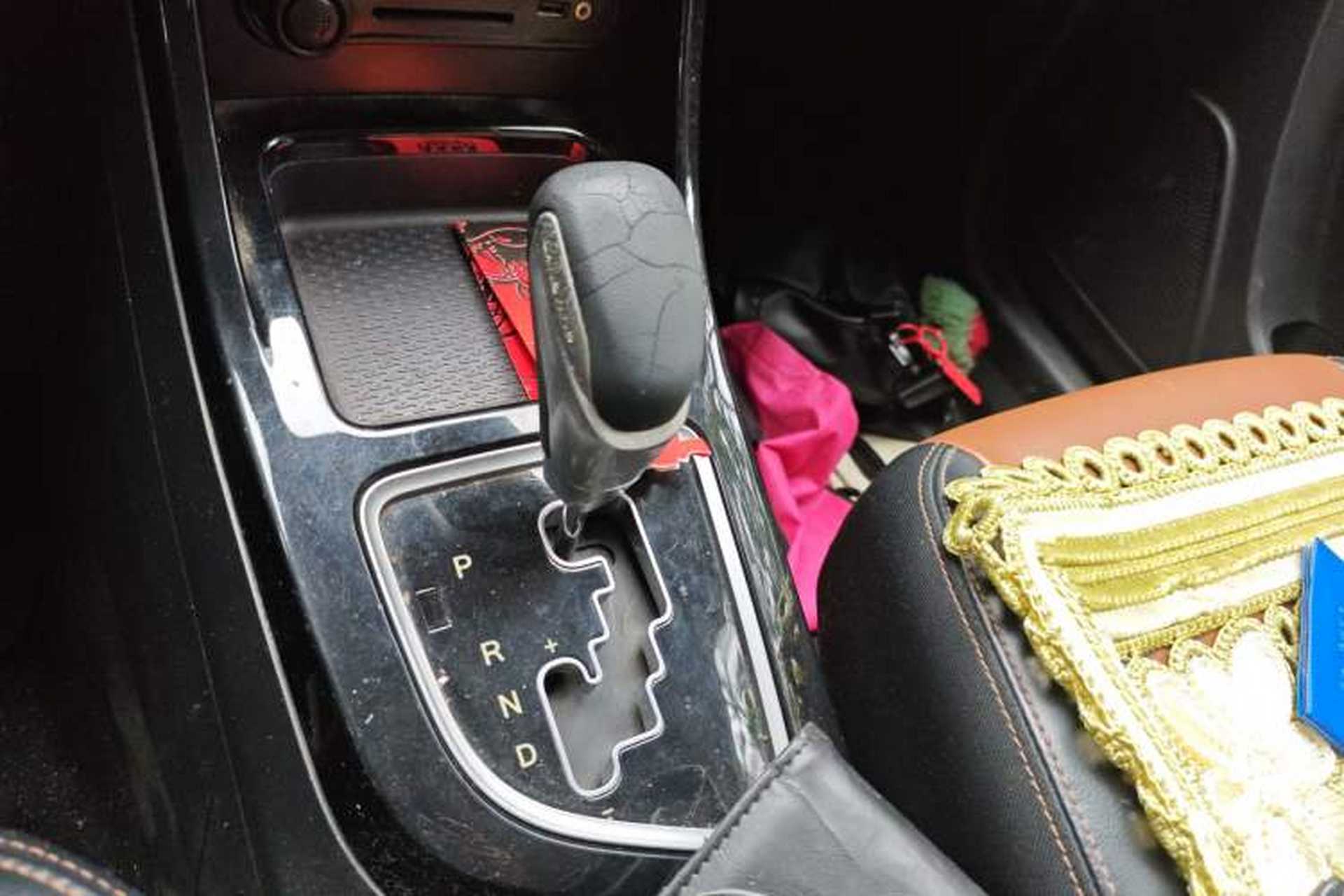 Used Land X2 2017 1.6L Automatic Sharp Edition Gear Lever