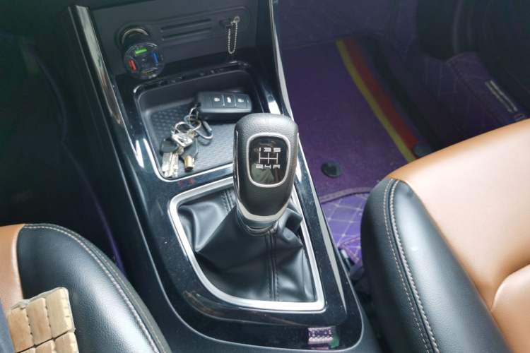 Used Land X2 2017 1.6L Manual Sharp Edition Gear Lever