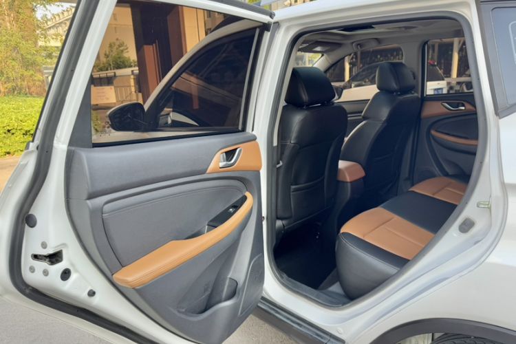 Used Land X2 2017 1.6L Manual Jingrui Edition Interior 11