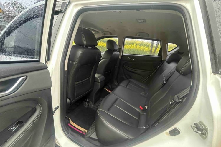 Used Land X2 2017 1.6L Manual Sharp Edition Interior 3