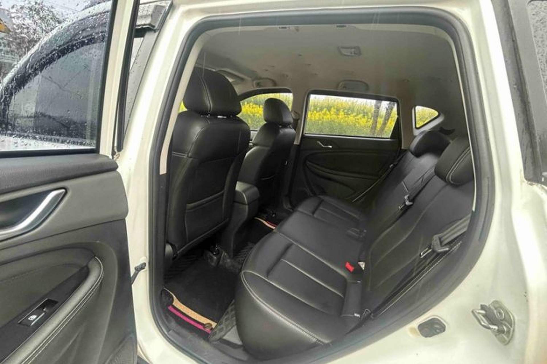 Used Land X2 2017 1.6L Manual Sharp Edition Interior 3