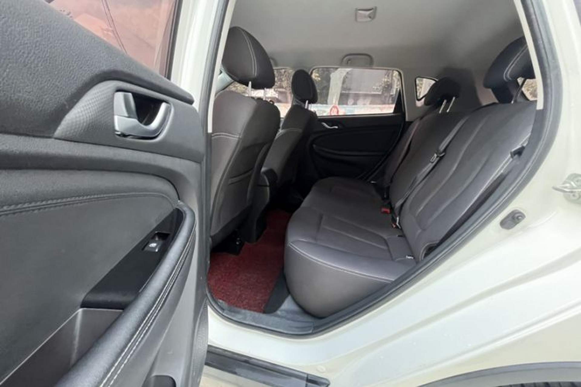 Used Land X2 2017 1.6L Automatic Jingrui Edition Interior 4