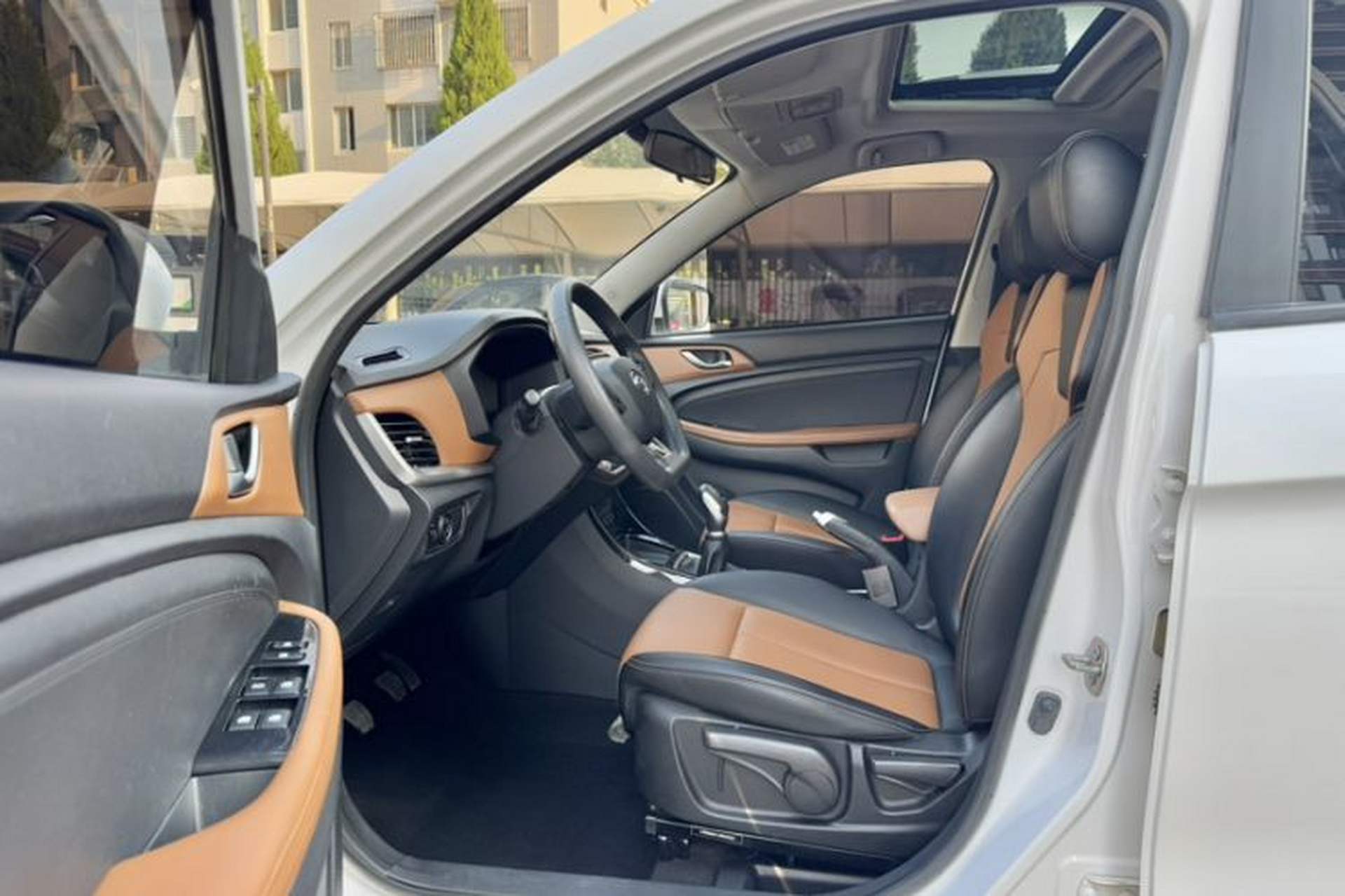 Used Land X2 2017 1.6L Manual Jingrui Edition Interior 4