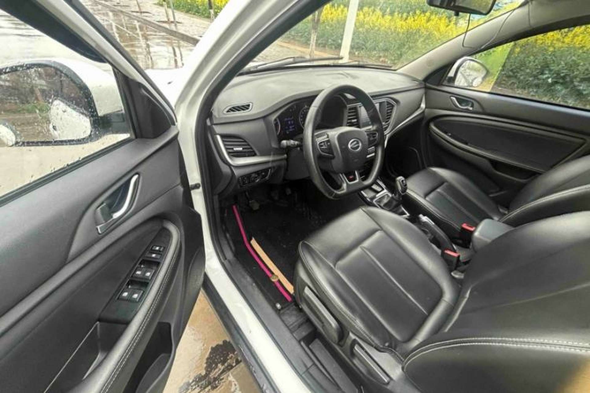 Used Land X2 2017 1.6L Manual Sharp Edition Interior 4