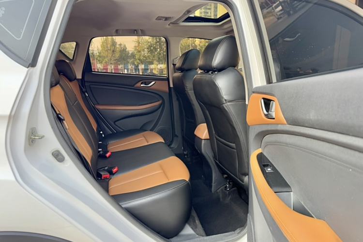 Used Land X2 2017 1.6L Manual Jingrui Edition Interior 5