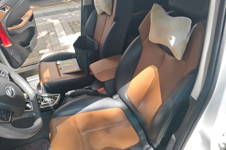 Used Land X2 2017 1.6L Automatic Platinum Edition Left Front Seat