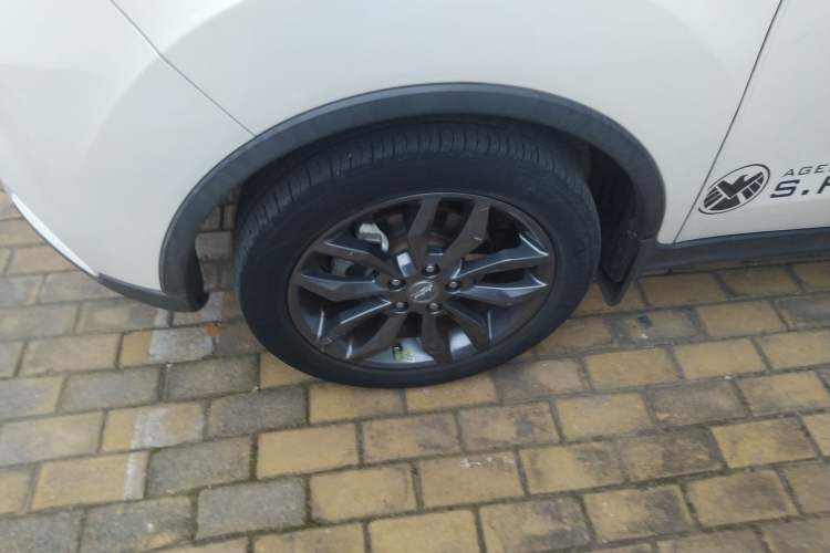 Used Land X2 2017 1.6L Manual Sharp Edition Left Front Wheel Hub