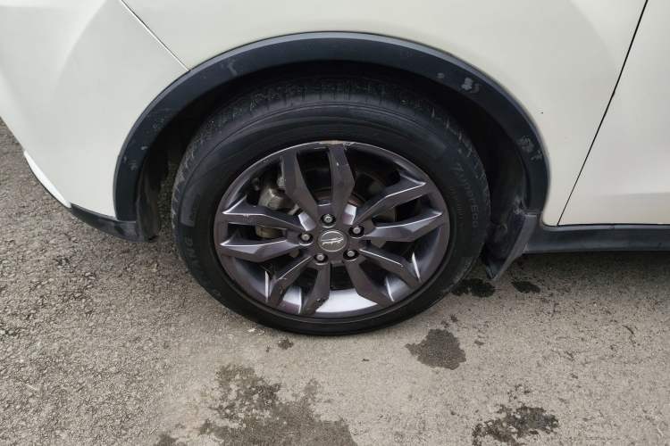 Used Land X2 2017 1.6L Manual Sharp Edition Left Front Wheel Hub