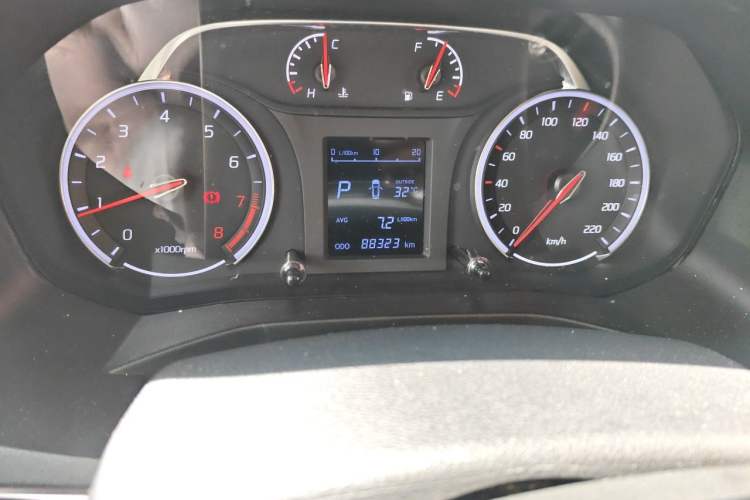 Used Land X2 2017 1.6L Automatic Platinum Edition Odometer Close Up