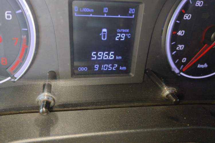 Used Land X2 2017 1.6L Manual Jingrui Edition Odometer Close Up